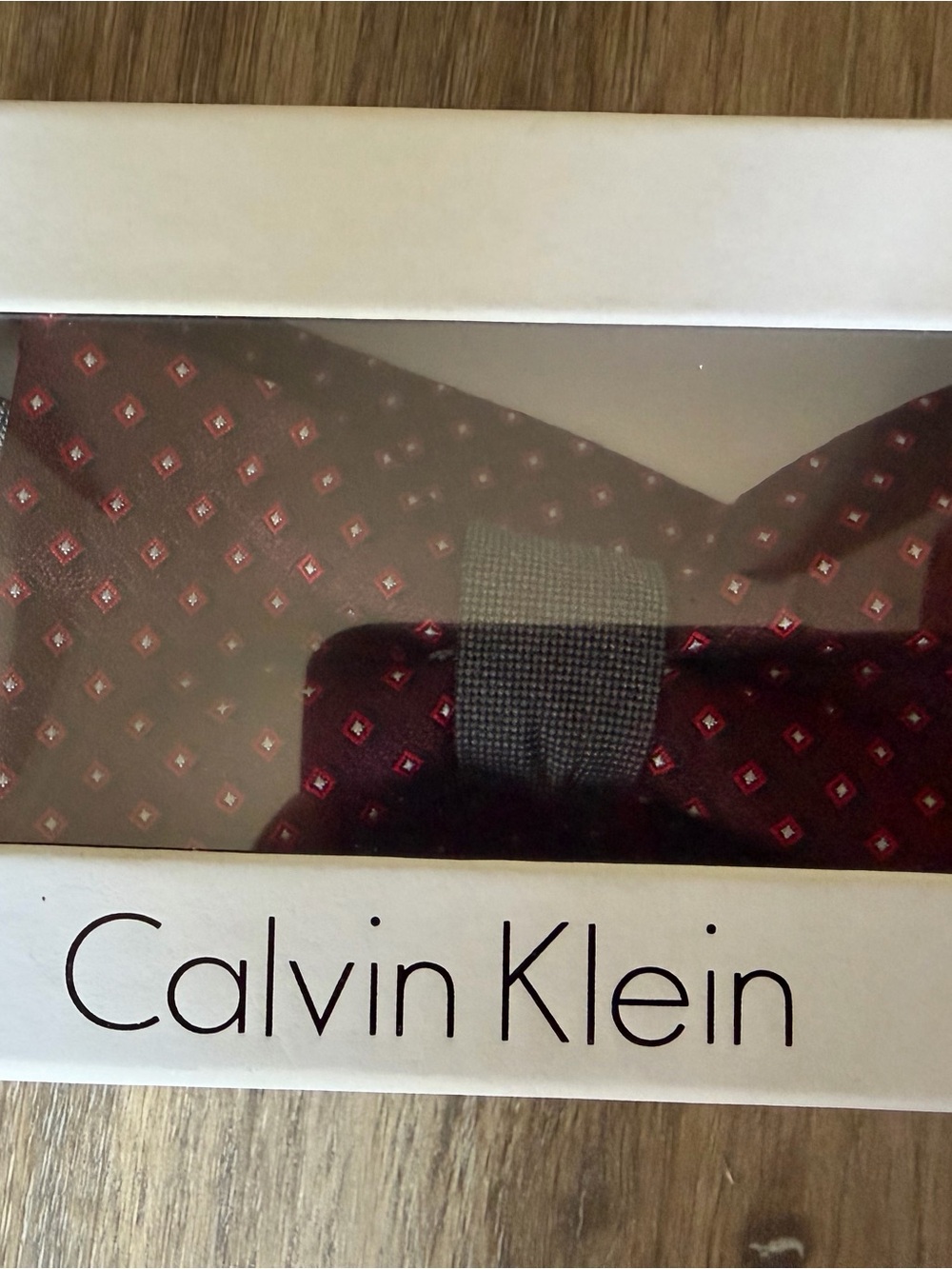 Calvin Klein Men's Burgundy Tie with Red Accent Diamond Pattern